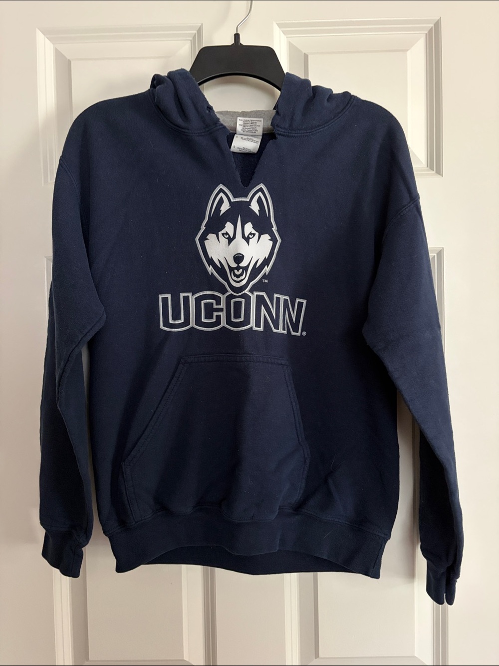 UConn Huskies Navy Pullover Hoodie Gildan heavy blend Sweatshirt